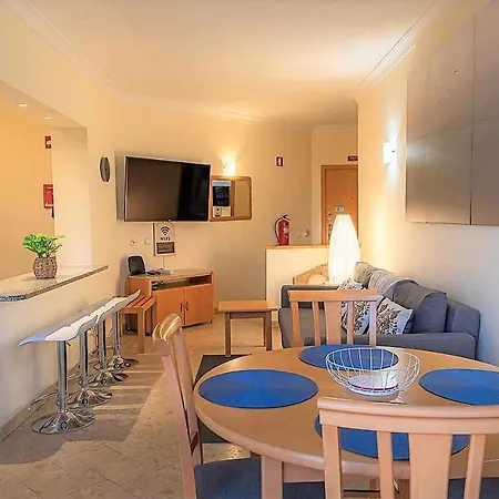 T1 Club Mar Piscina E Por Do Sol ポルティマン