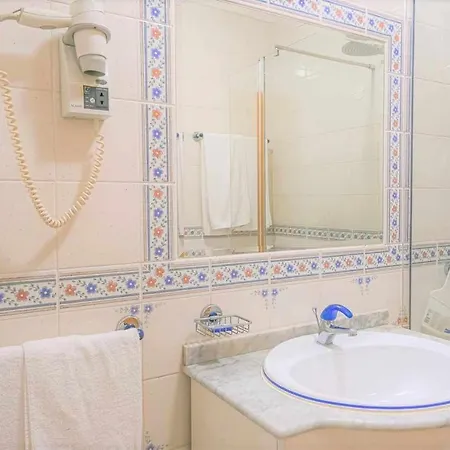 Apartamento T1 Club Mar Piscina E Por Do Sol *